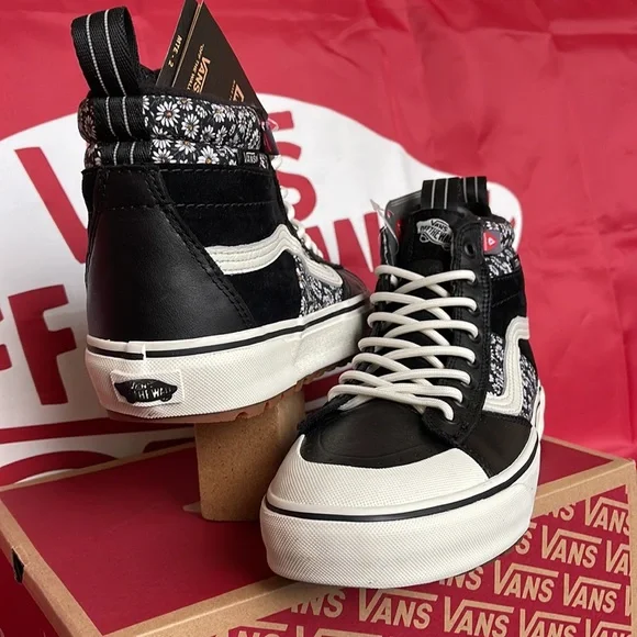 Vans WMNS Sk8-Hi Mte-2
Black Floral
VNOA5HZZF2B
boots sneakers - Picture 10 of 16